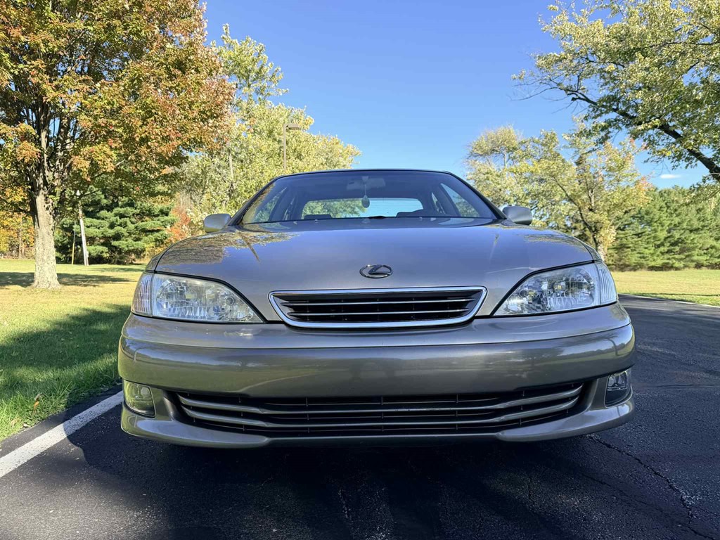 2000 Lexus ES Image 3