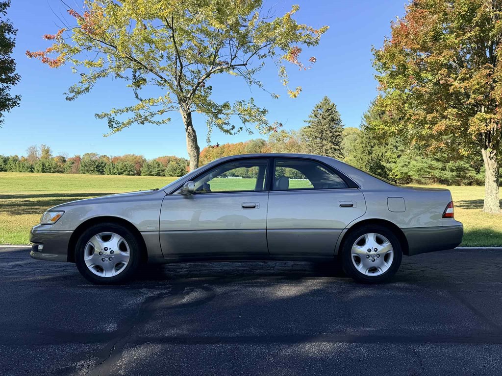 2000 Lexus ES Image 5