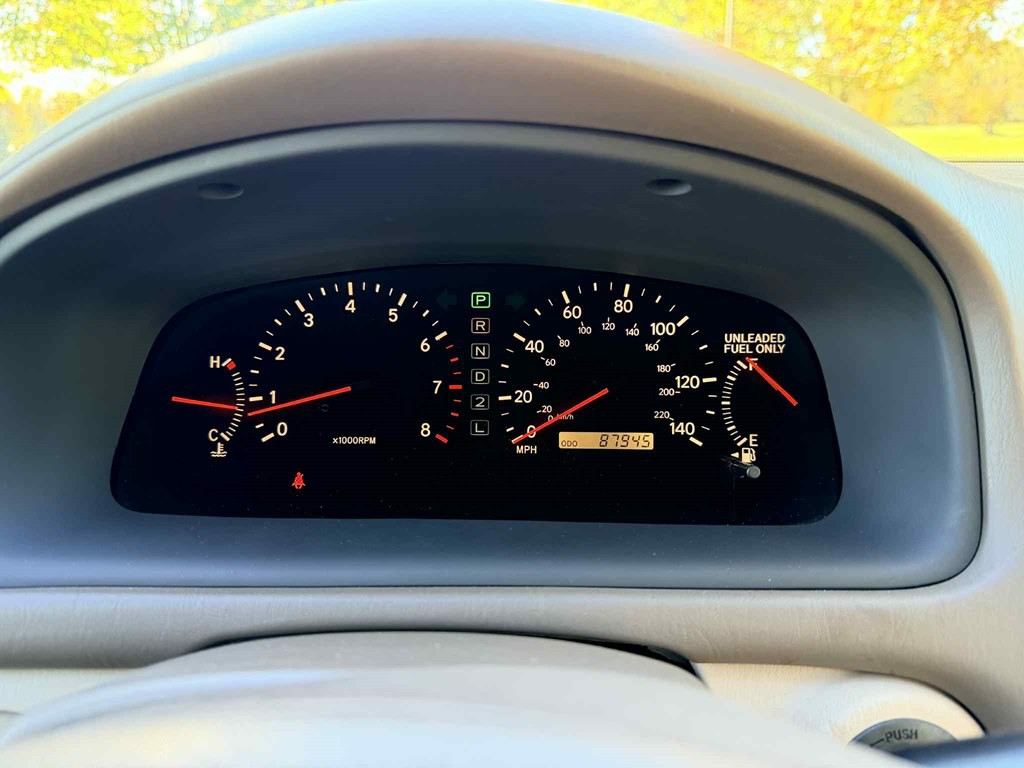 2000 Lexus ES Image 14