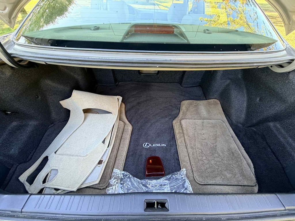 2000 Lexus ES Image 15