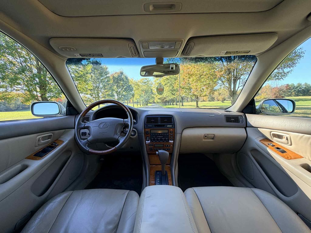 2000 Lexus ES Image 21