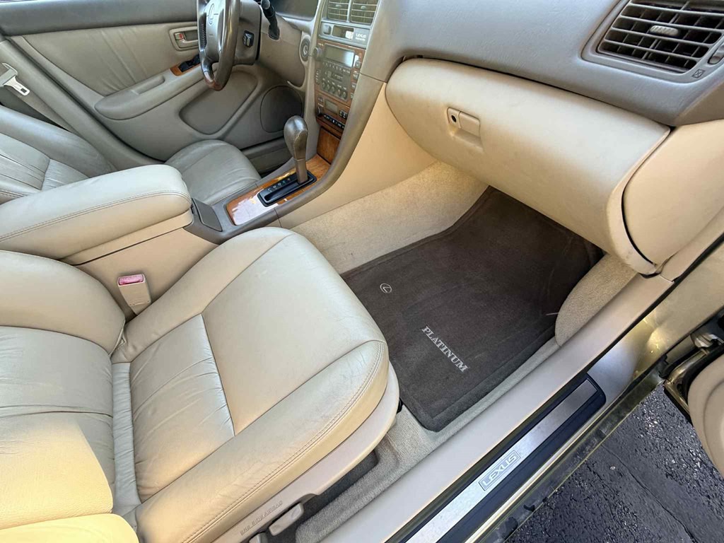 2000 Lexus ES Image 22