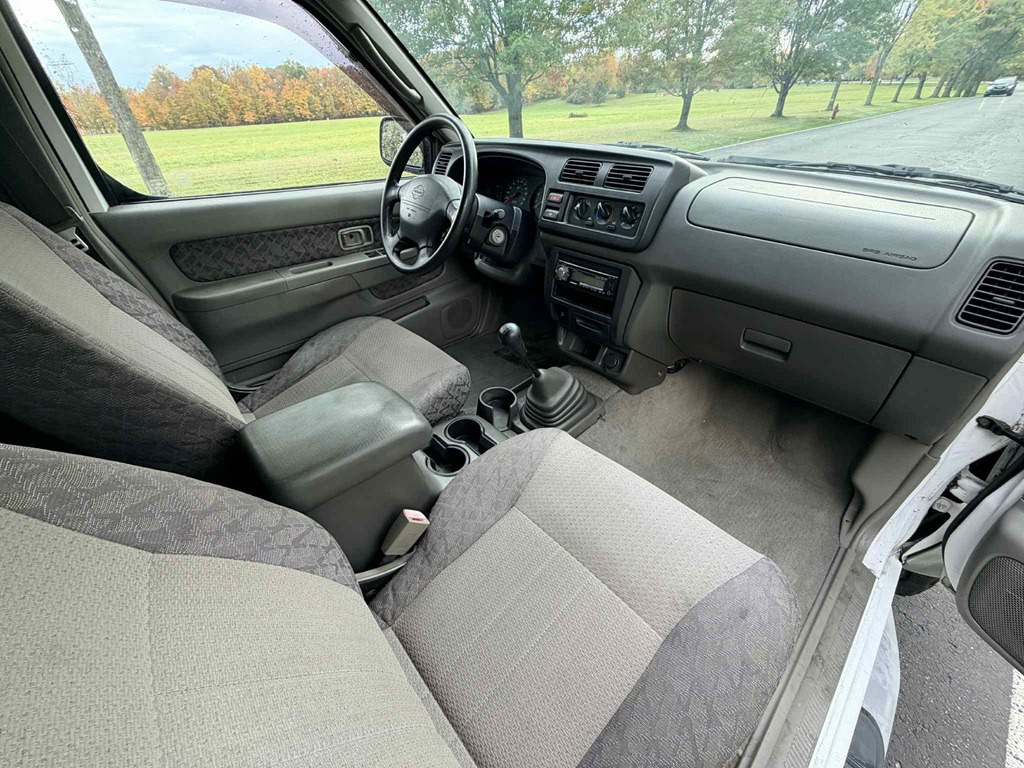 2000 Nissan Xterra Image 16