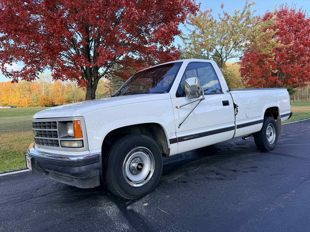 1988 Chevrolet C/K Image 2