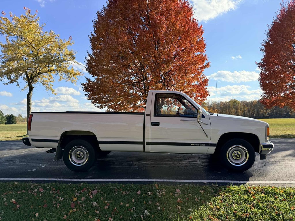 1988 Chevrolet C/K Image 7