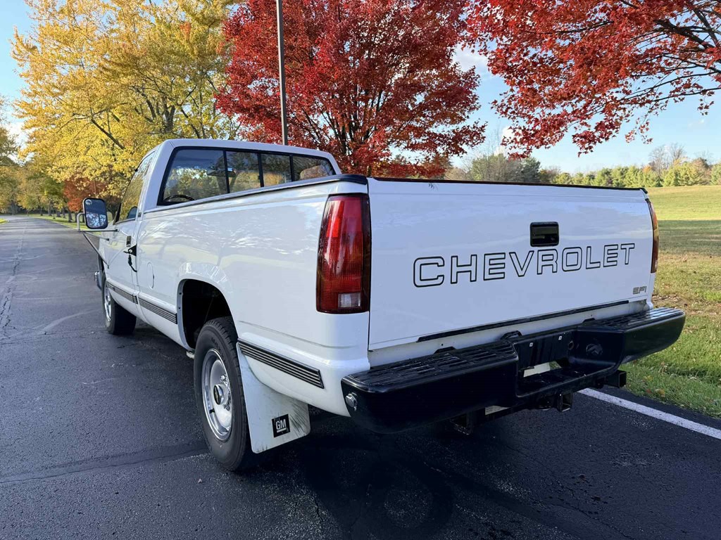 1988 Chevrolet C/K Image 11