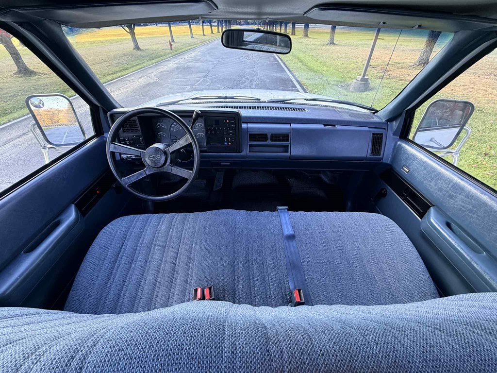 1988 Chevrolet C/K Image 16