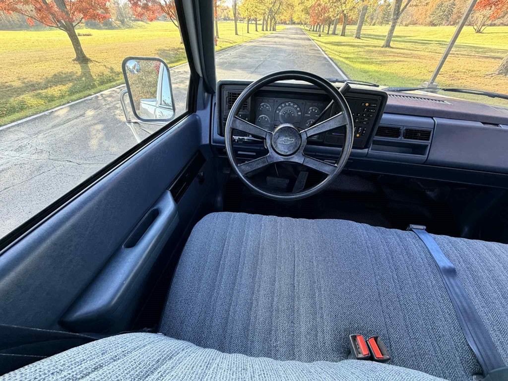 1988 Chevrolet C/K Image 18