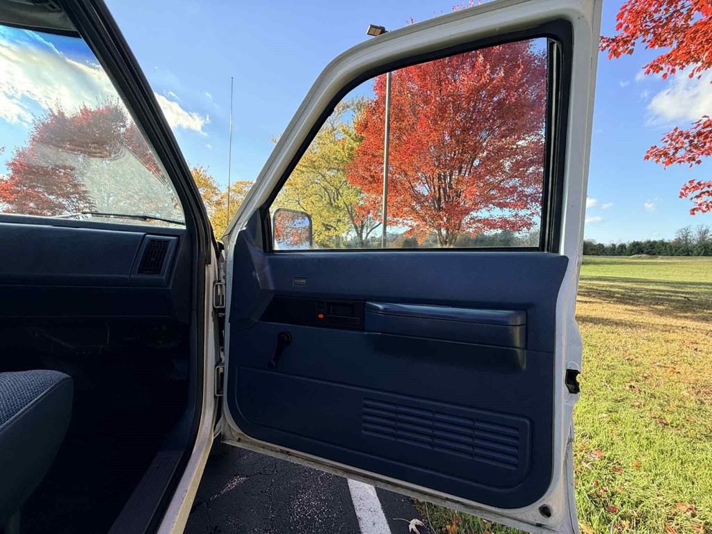 1988 Chevrolet C/K Image 24