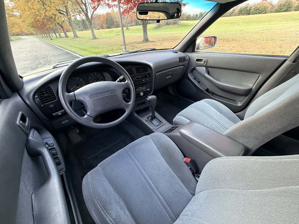 1992 Toyota Camry Image 15