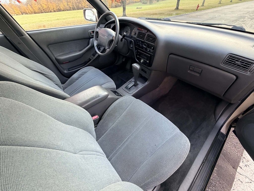 1992 Toyota Camry Image 16