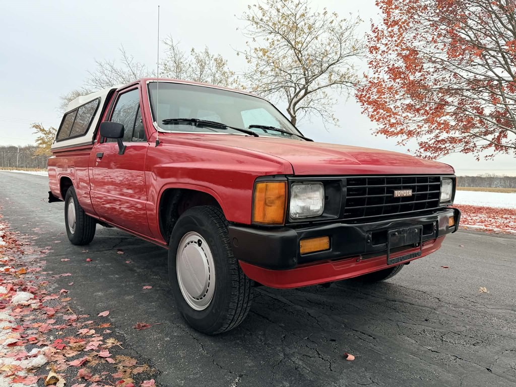 1986 Toyota Pickup Image 2