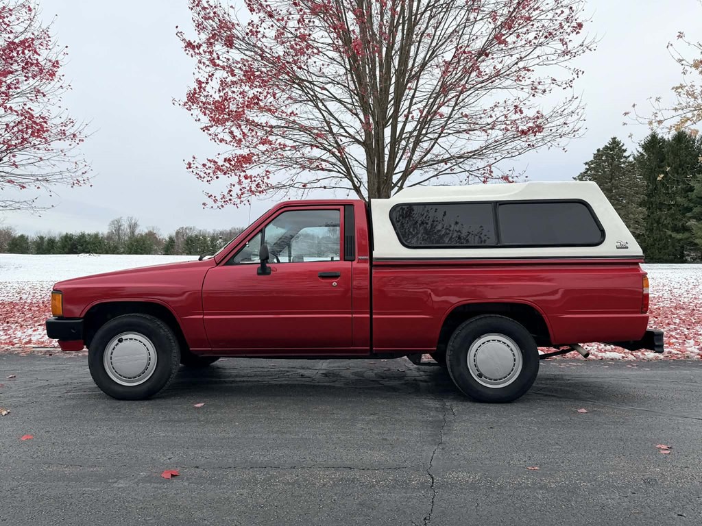 1986 Toyota Pickup Image 5
