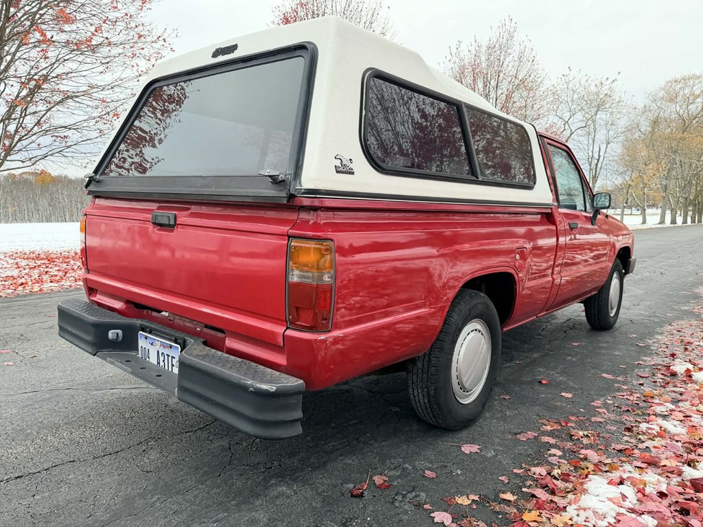 1986 Toyota Pickup Image 7