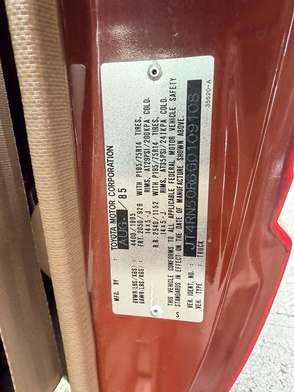 1986 Toyota Pickup Image 18