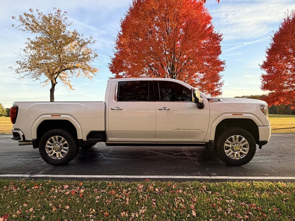 2022 GMC Sierra Image 1