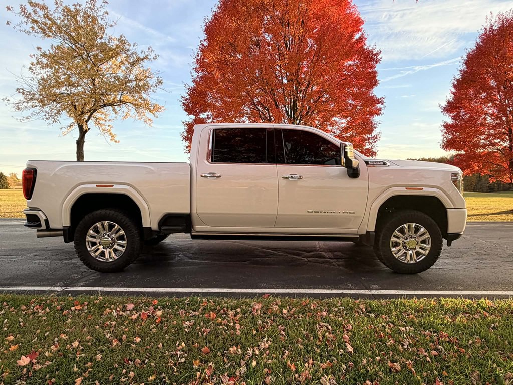 2022 GMC Sierra Image 2