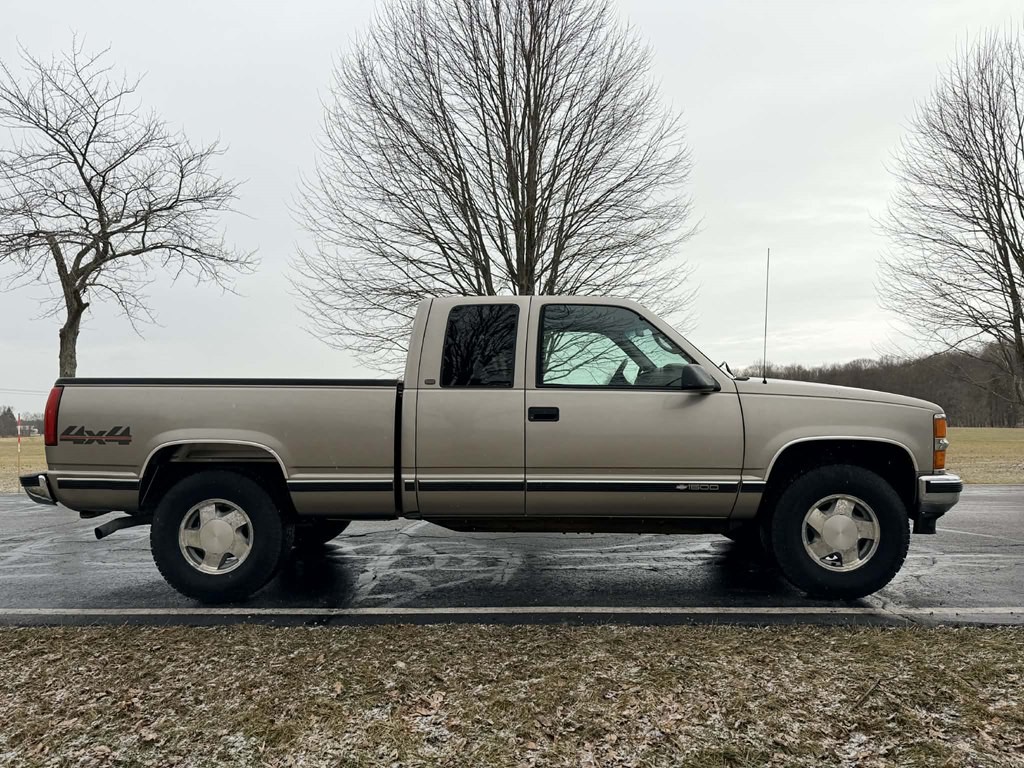 1998 Chevrolet C/K Image 1