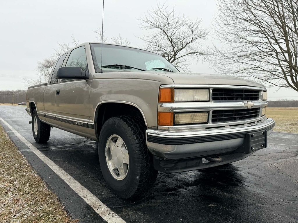 1998 Chevrolet C/K Image 2