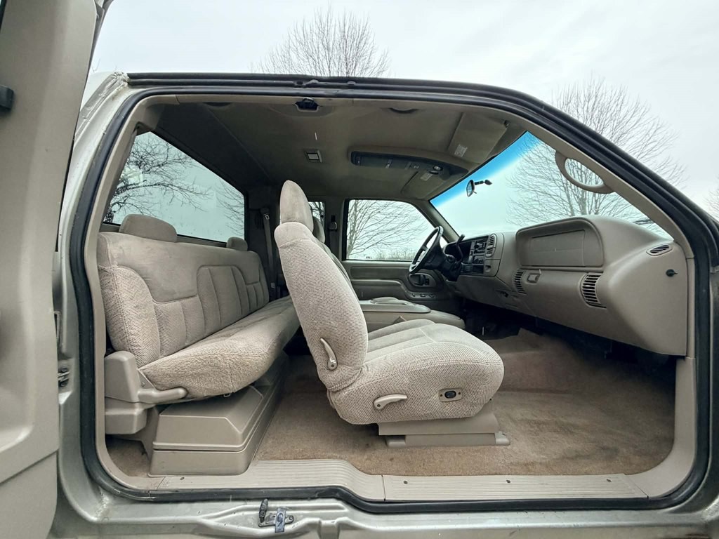 1998 Chevrolet C/K Image 11