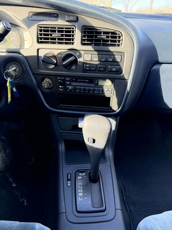 1992 Toyota Camry Image 13