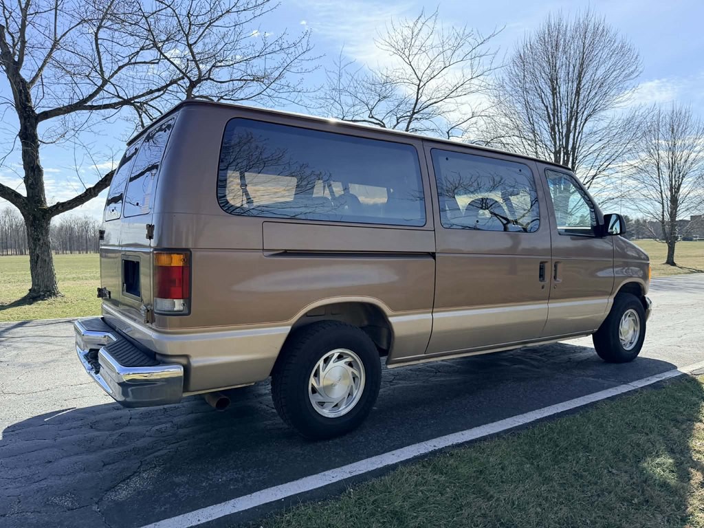 1994 Ford Econoline Image 9