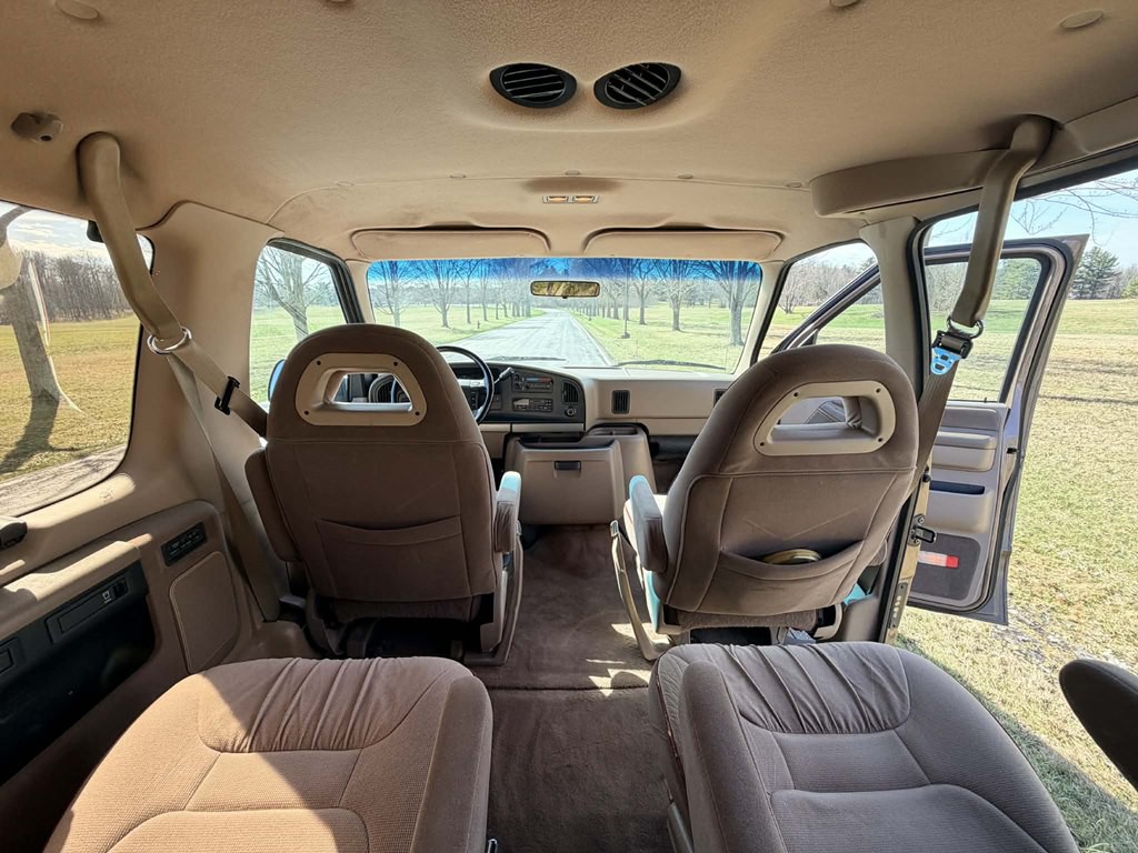 1994 Ford Econoline Image 24