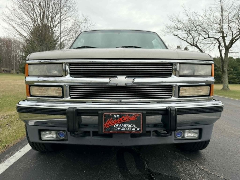 2000 Chevrolet C/K Image 3