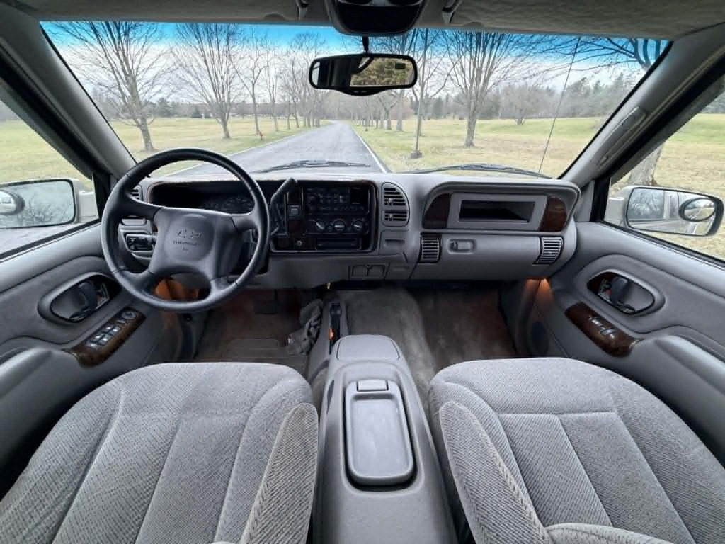 2000 Chevrolet C/K Image 17