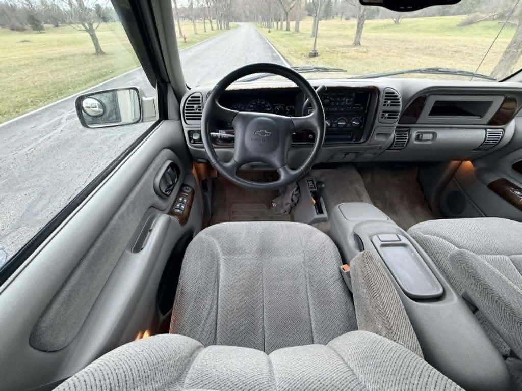 2000 Chevrolet C/K Image 18