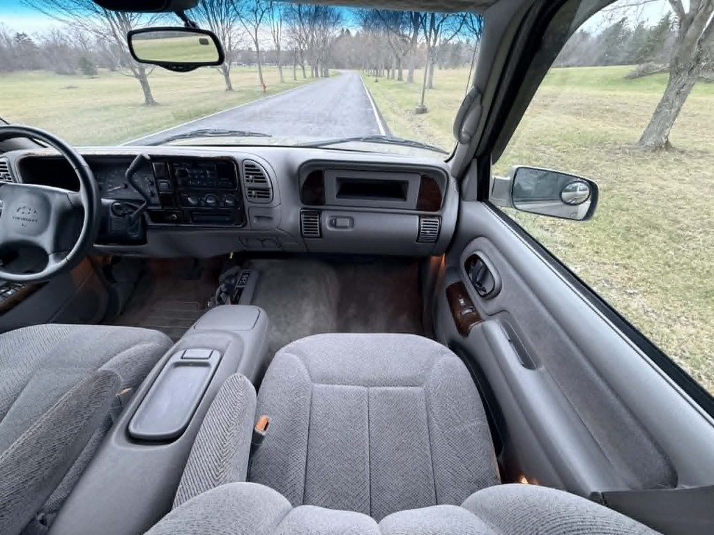2000 Chevrolet C/K Image 19