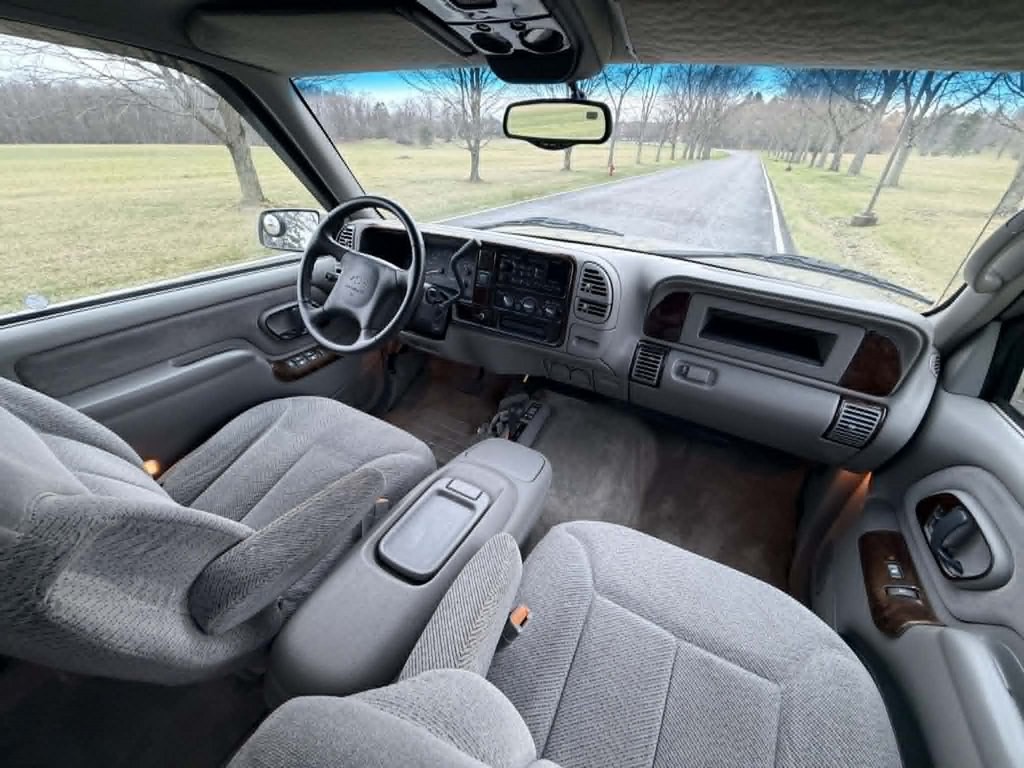 2000 Chevrolet C/K Image 21