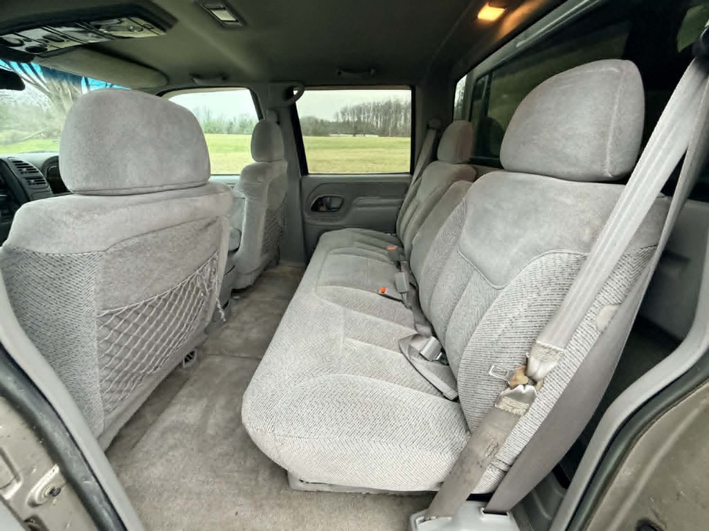 2000 Chevrolet C/K Image 22