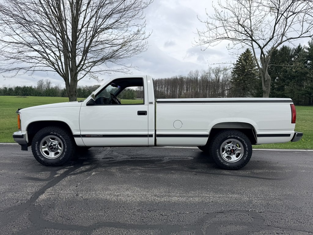 1992 GMC Sierra Image 8