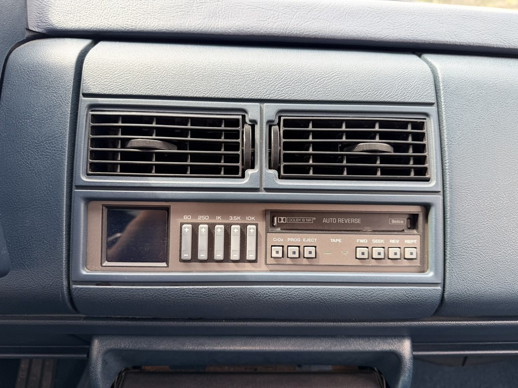 1992 GMC Sierra Image 10