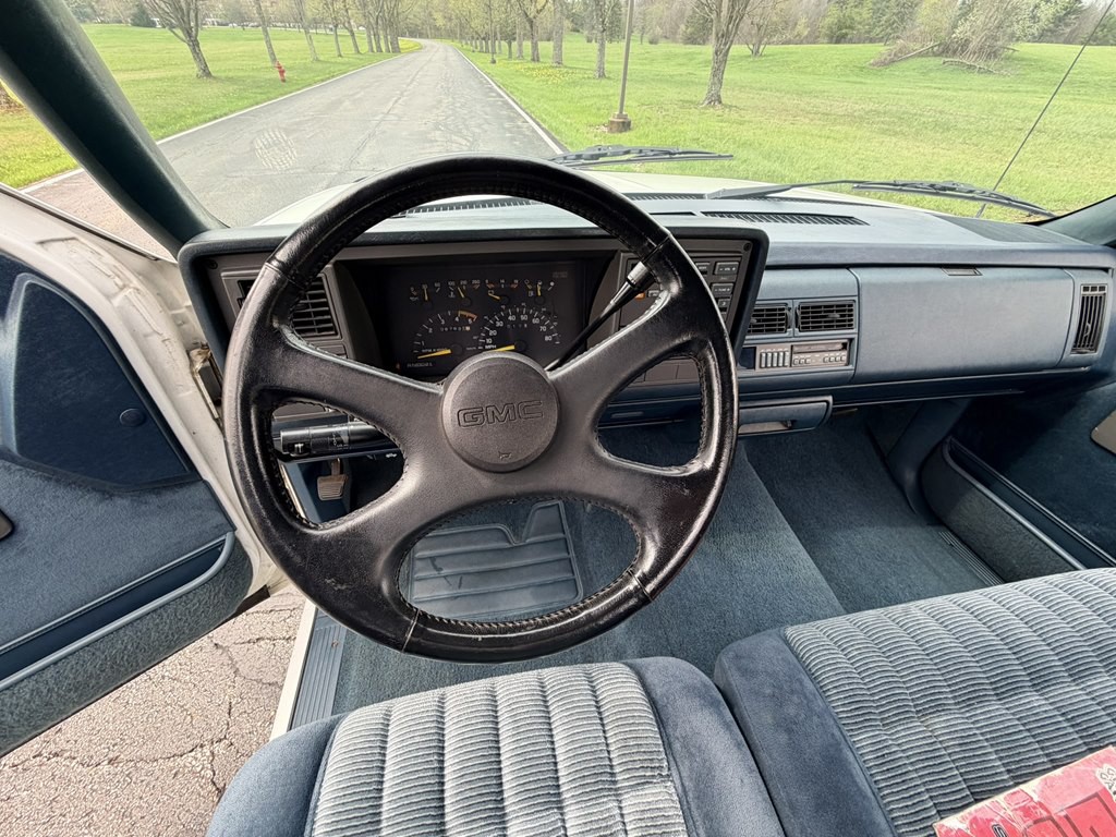 1992 GMC Sierra Image 12