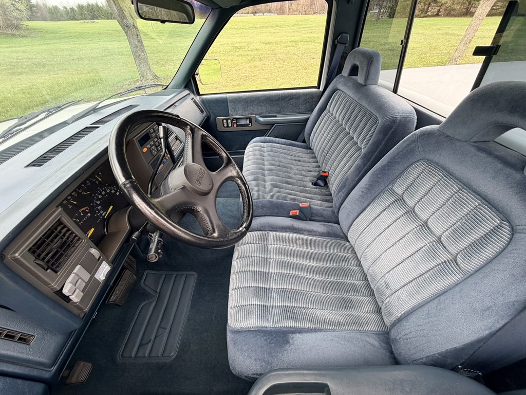 1992 GMC Sierra Image 16