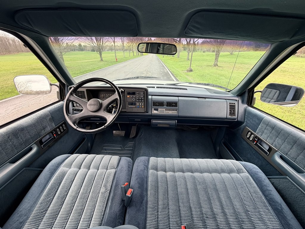 1992 GMC Sierra Image 18