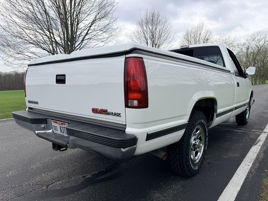 1992 GMC Sierra Image 26