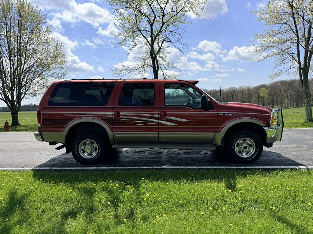 2000 Ford Excursion Image 1