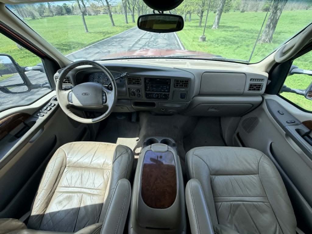 2000 Ford Excursion Image 10