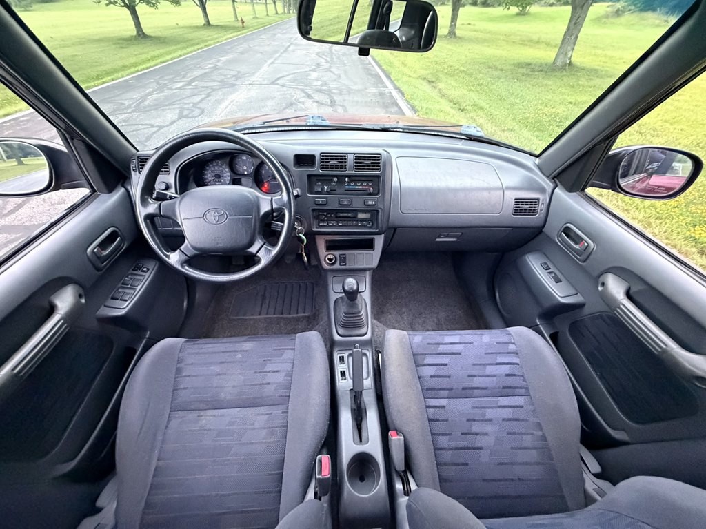 1997 Toyota Rav4 Image 11