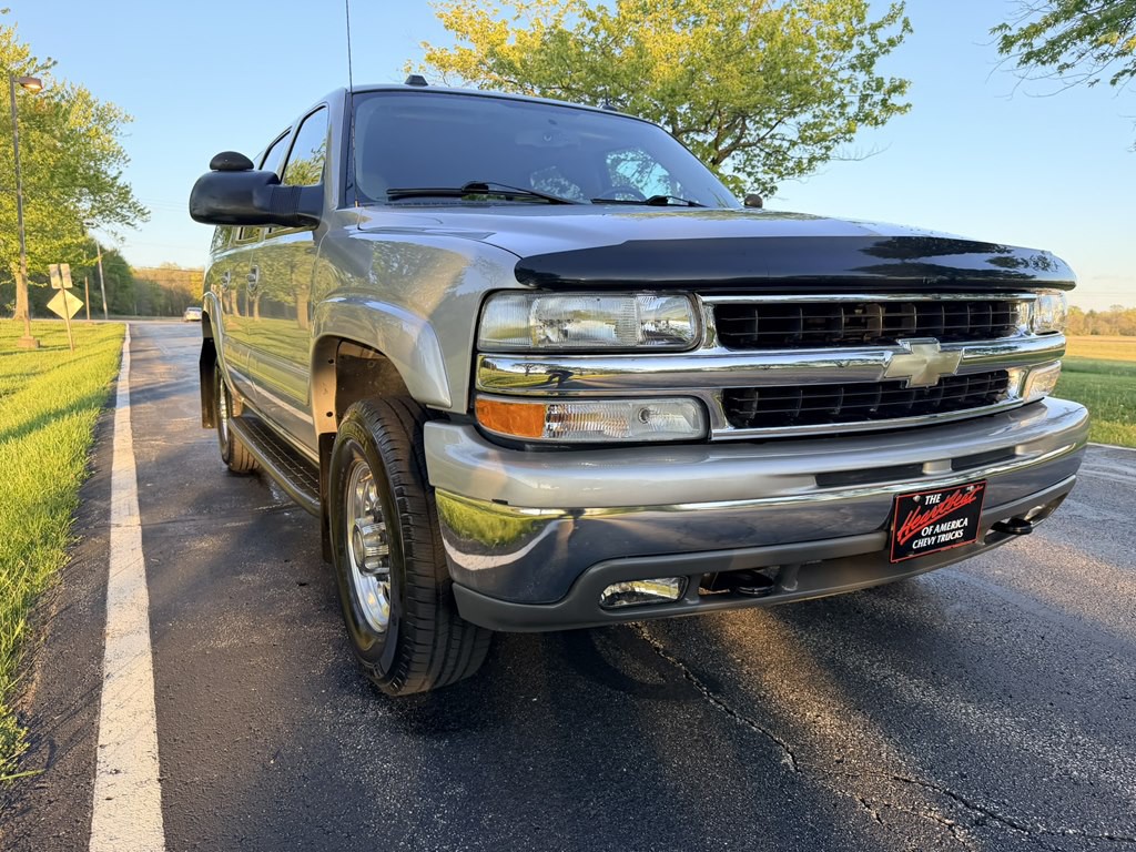 2004 Chevrolet Suburban Image 7