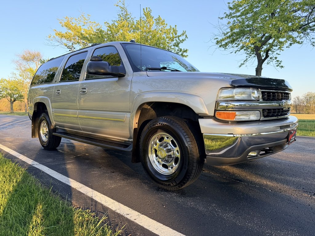 2004 Chevrolet Suburban Image 9