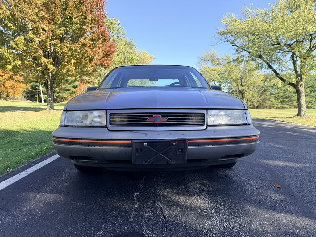 1990 Chevrolet Lumina Image 3