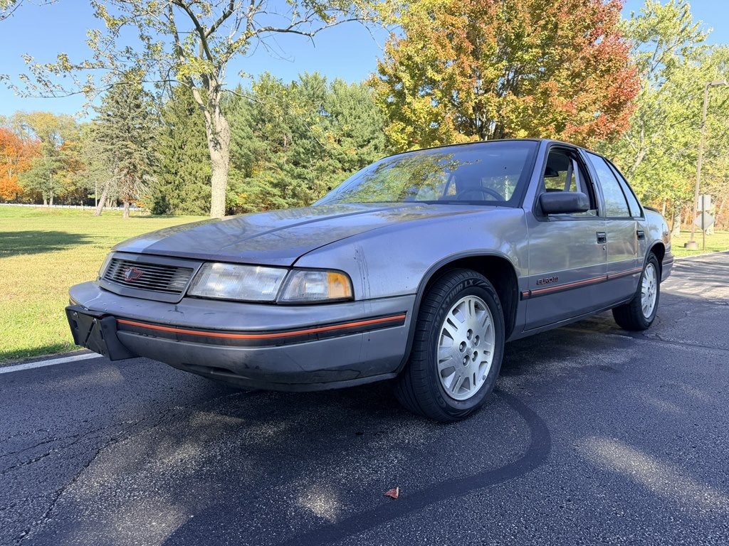 1990 Chevrolet Lumina Image 4