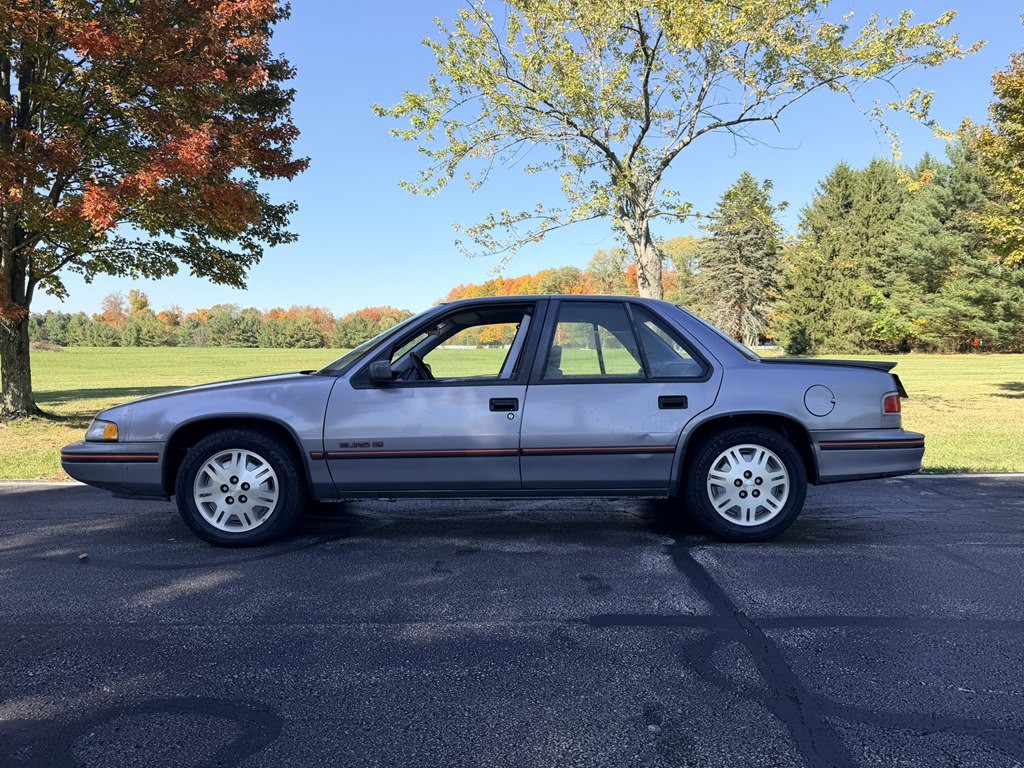 1990 Chevrolet Lumina Image 5