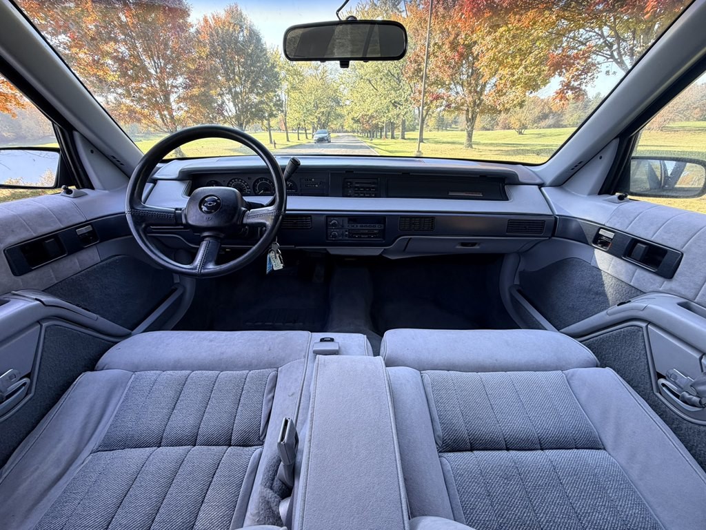 1990 Chevrolet Lumina Image 9