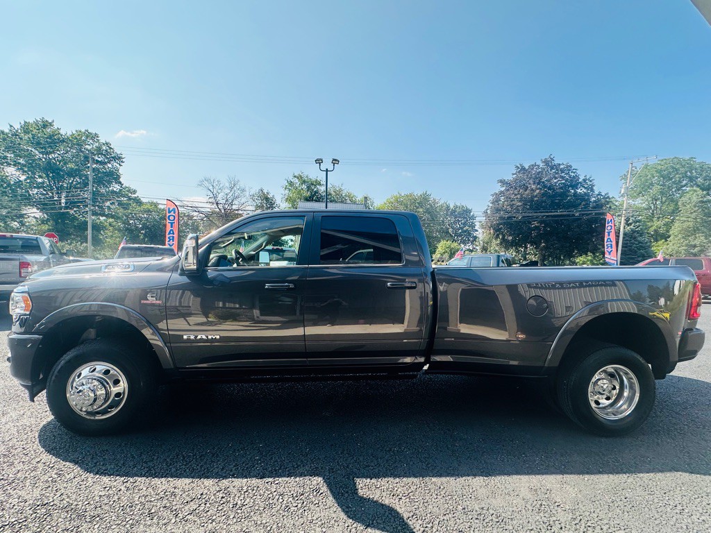 2024 RAM 3500 Image 4