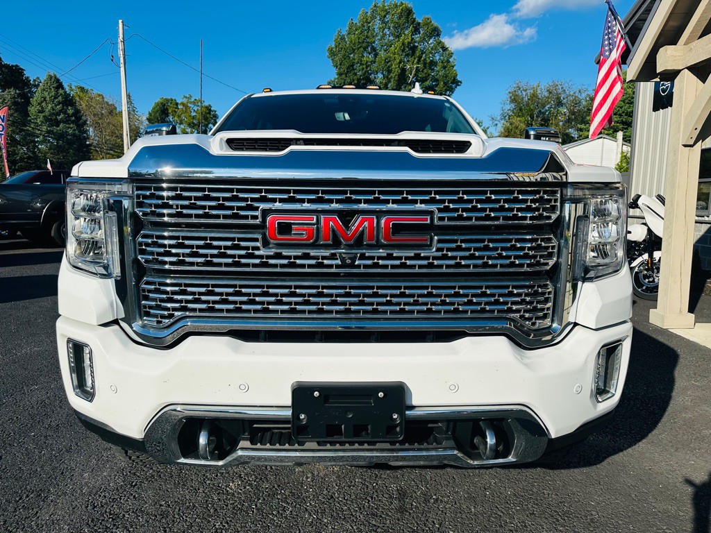 2022 GMC Sierra Image 2